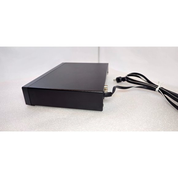 SANYO Dvd Player 120V 60hz Reproductor FWDP105F Tested Working w/ 3 RCA AV Cable - Picture 2 of 9